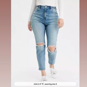 OUT OF STOCK ONLINE - AE Stretch Curvy Mom Jeans
